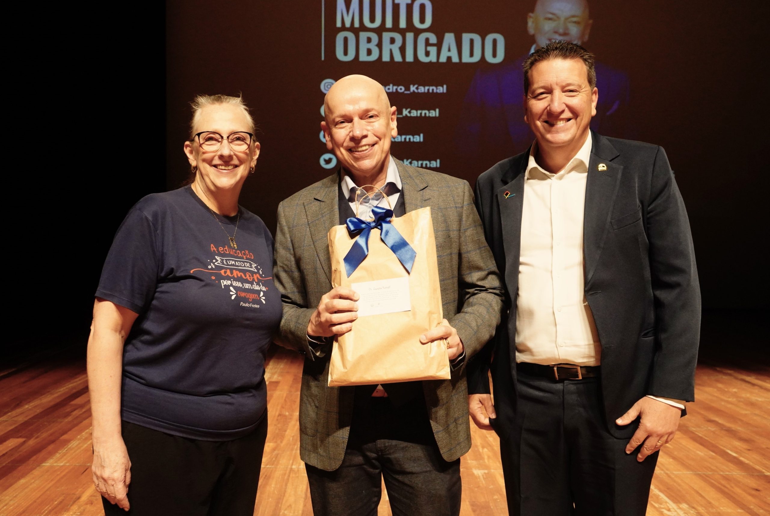 Leandro Karnal palestrou para os professores de Campo Bom