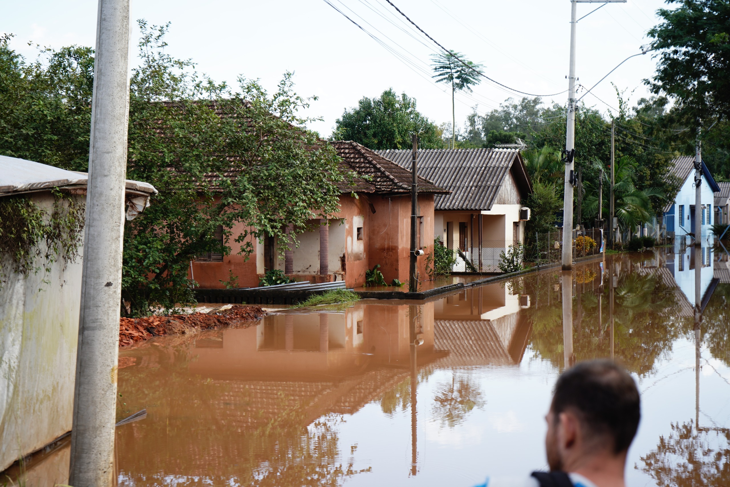 Sinos segue baixando em Campo Bom, mas nível do rio ainda supera maior enchente de 2023