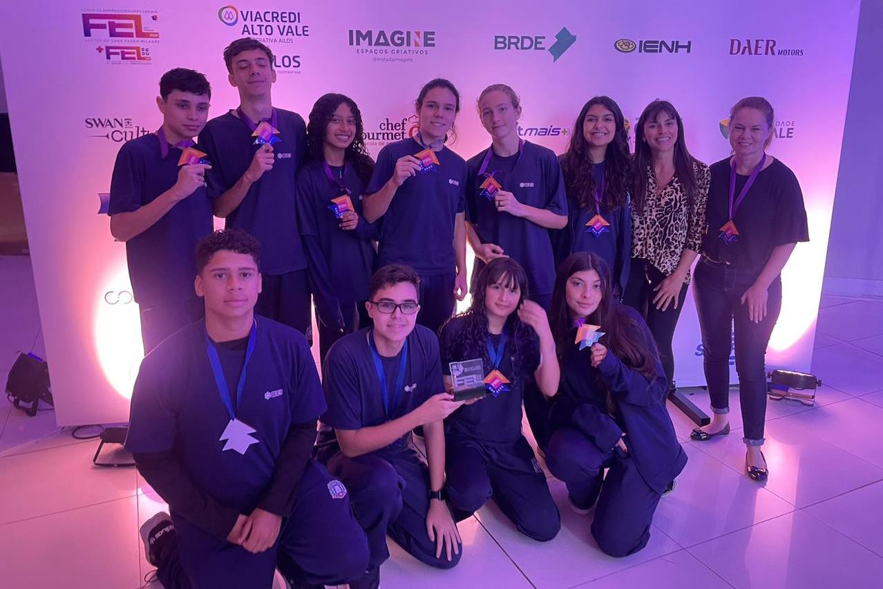 Alunos da EMEF CEI vencem Startup Teens e participam de fórum de empreendedores