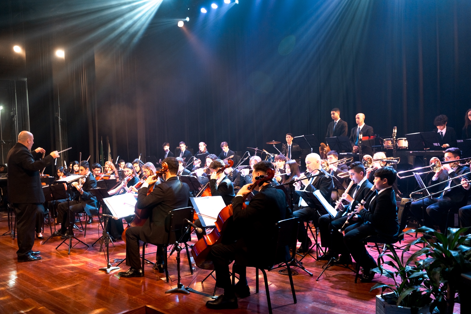 Segunda-feira (25) tem concerto da Orquestra Jovem no Teatro do CEI