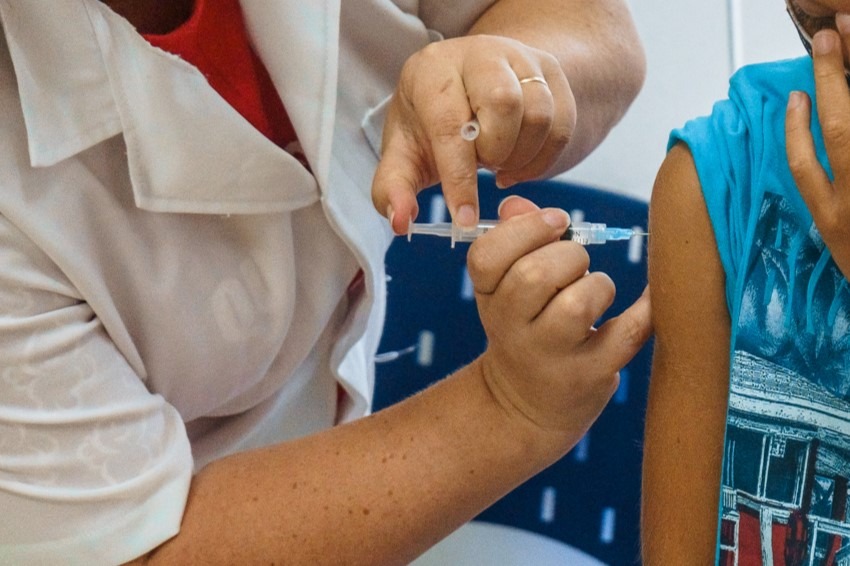 Vacinas contra a dengue estão disponíveis em todas unidades de saúde