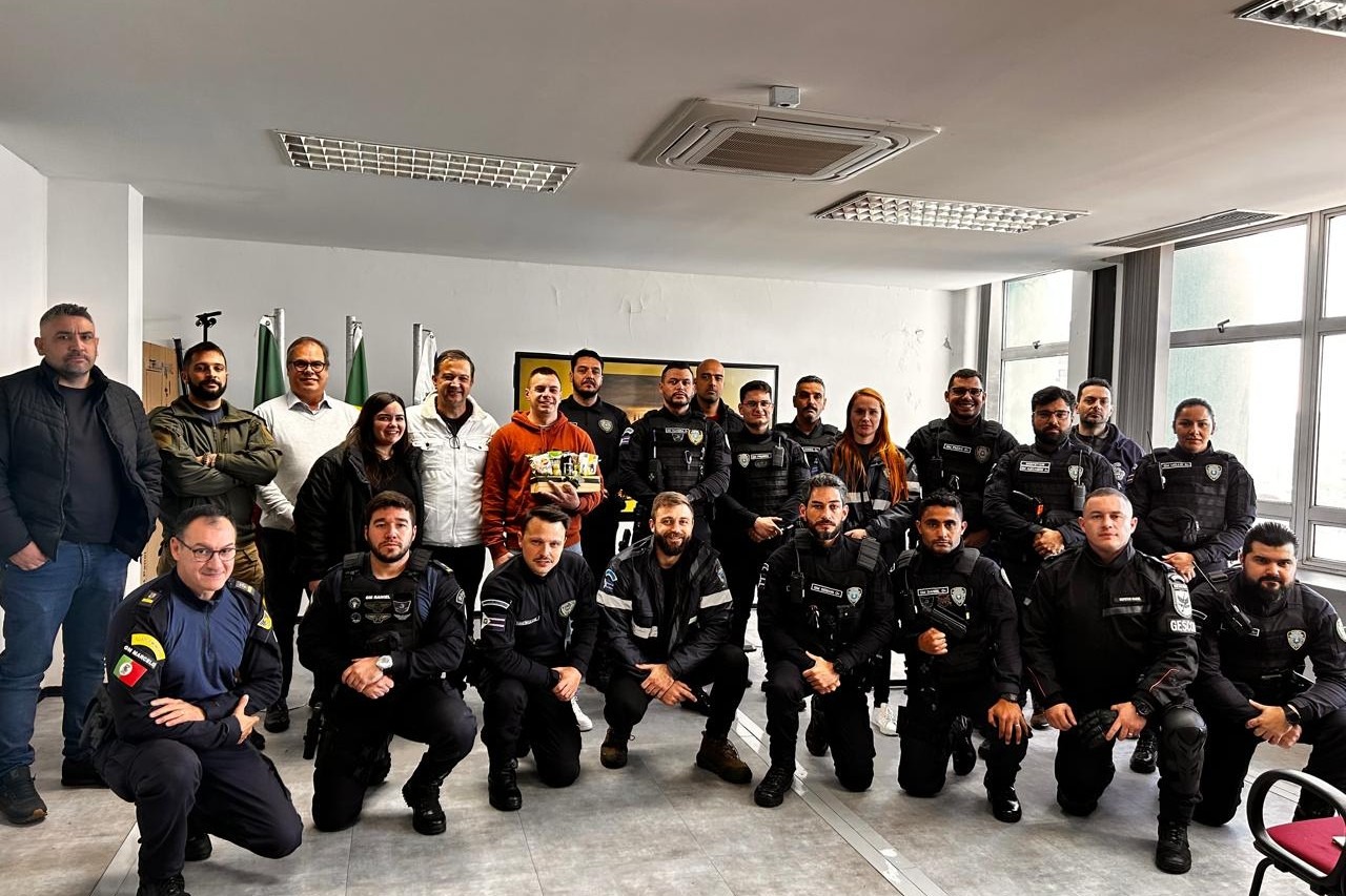 Guarda Municipal de Campo Bom participa de palestra com integrante da Legião Estrangeira Francesa