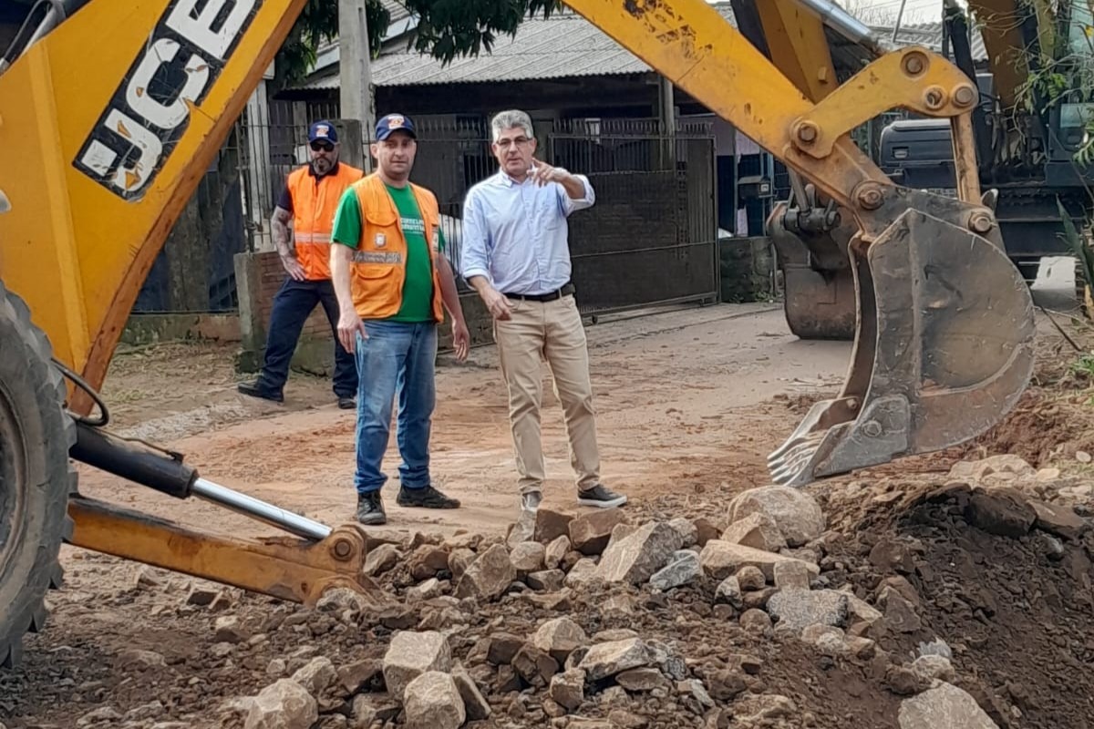 Secretaria de Obras atua com agilidade em diferentes pontos da cidade