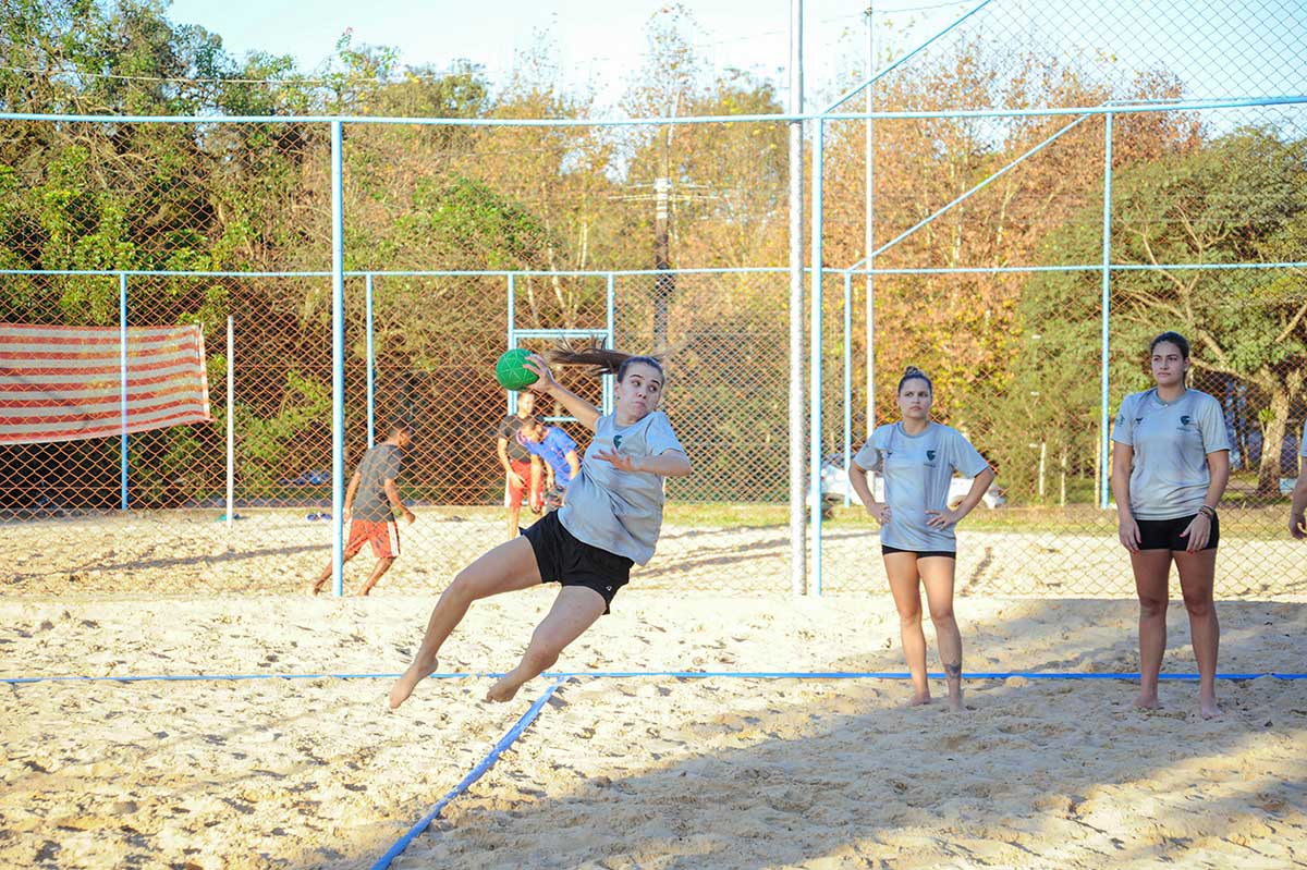 Domingo tem etapa do Gaúcho de Handebol de Areia em Campo Bom