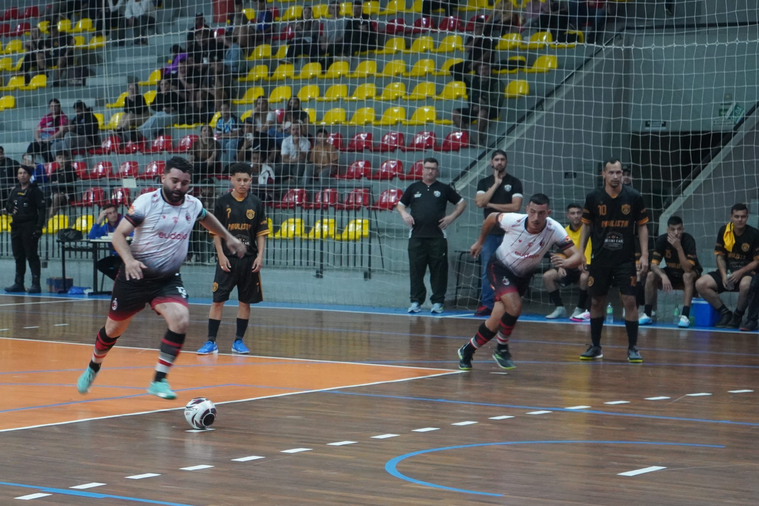 Copa Campo Bom de Futsal tem jogos nesta terça e quarta-feira