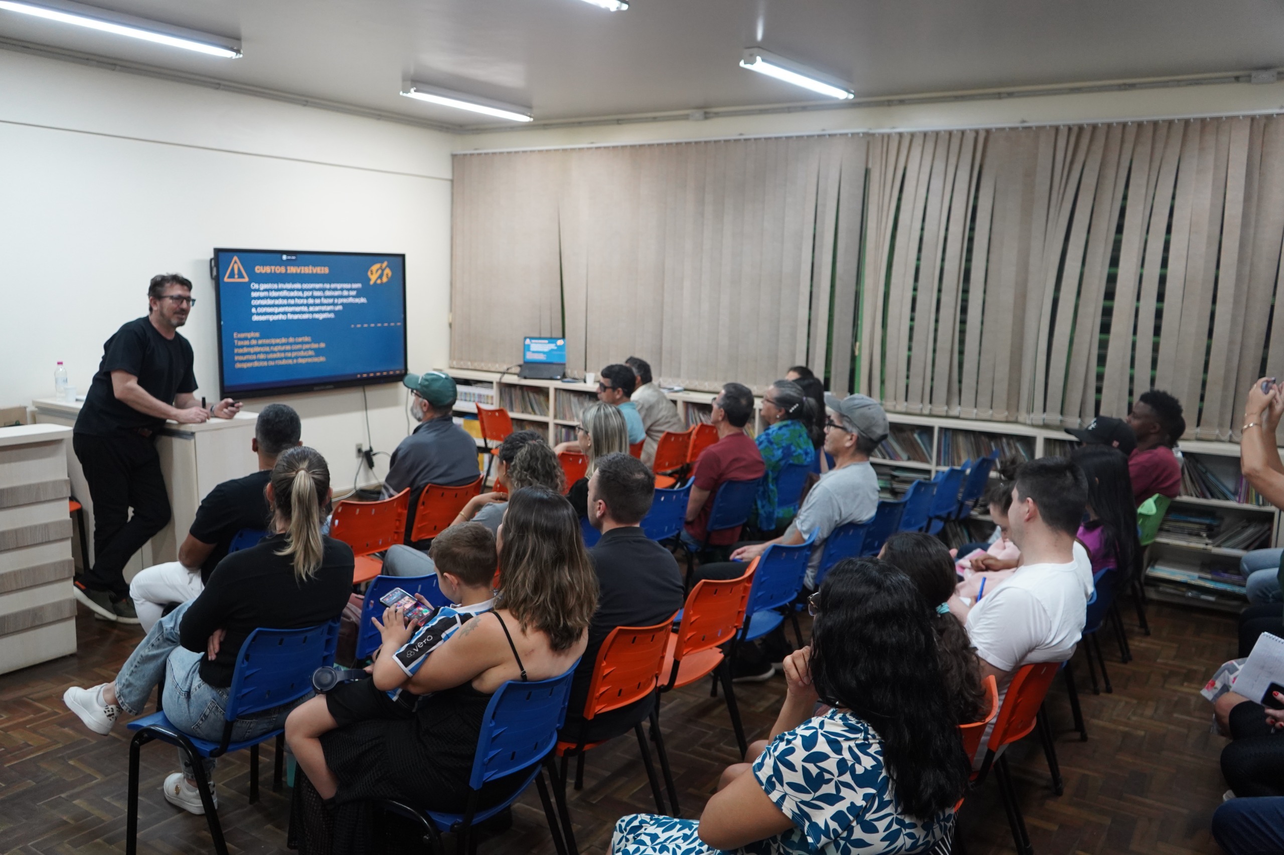 Oficina “Precificação de A a Z” capacita empreendedores com consultores do Sebrae