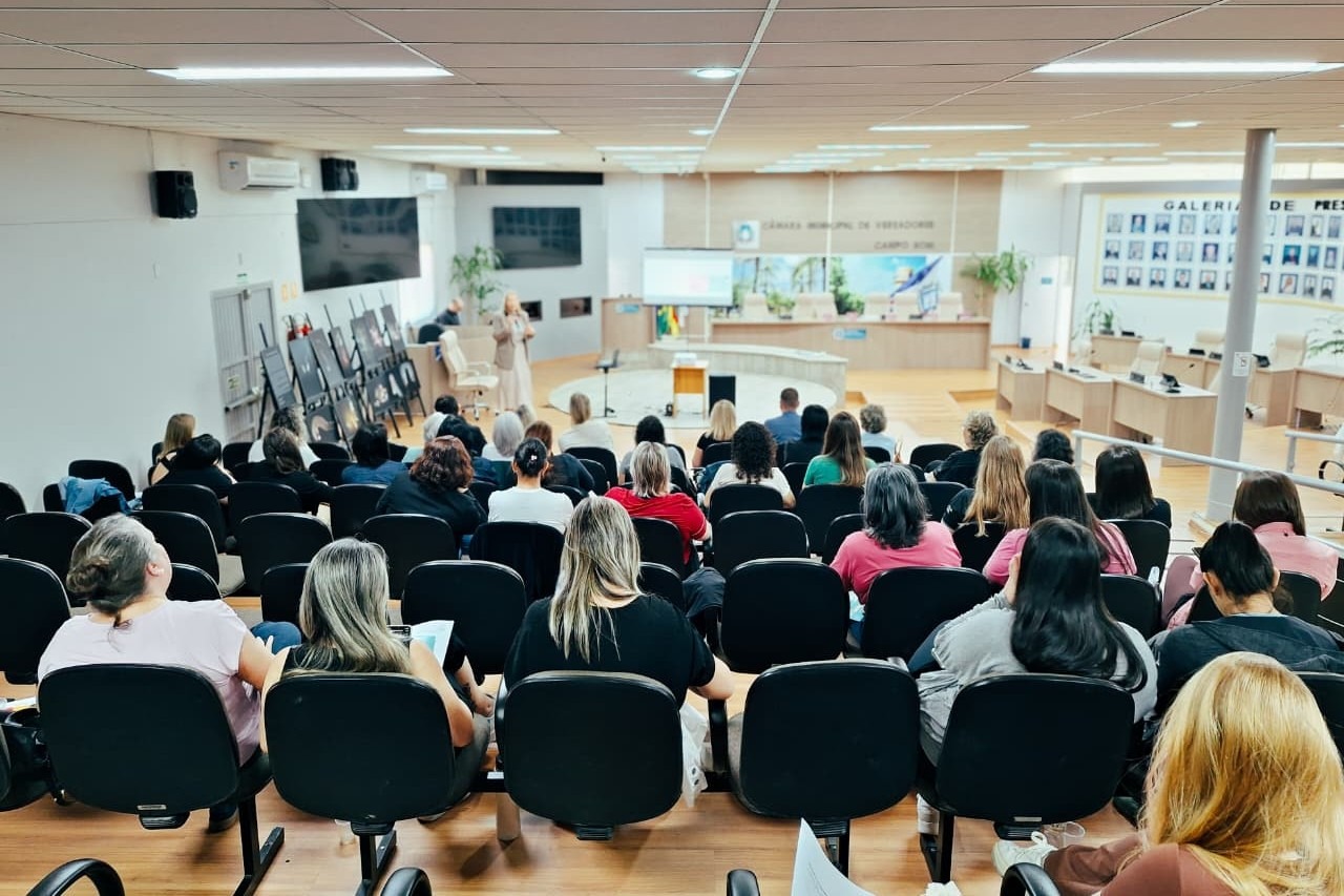 Profissionais de Campo Bom participam de capacitação sobre enfrentamento à violência contra mulheres e meninas