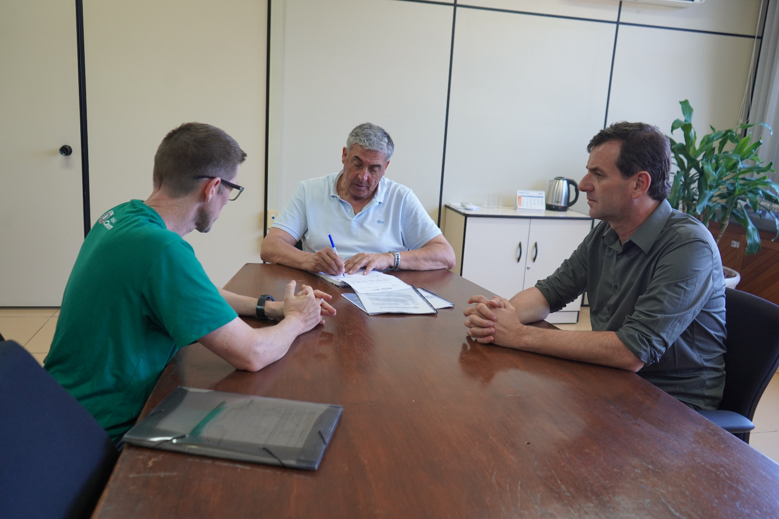 Emater apresenta ao prefeito relatório de 2025 e planejamento para 2026