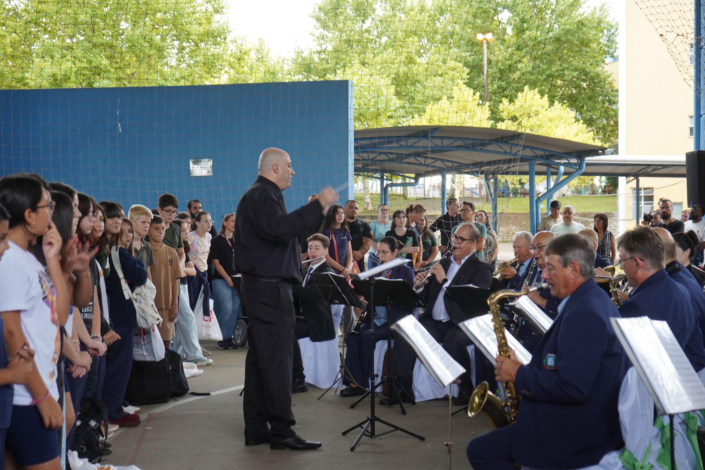 Cerca de 10 mil alunos da rede municipal voltaram às aulas nesta quarta