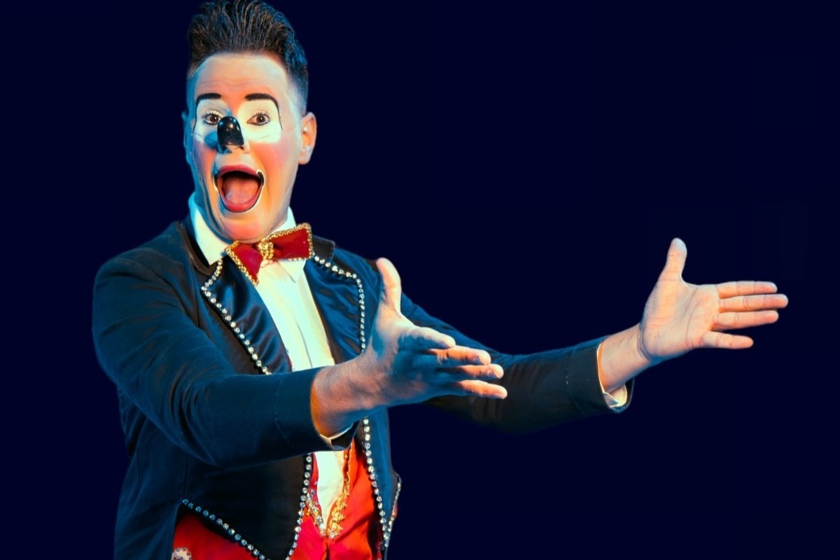 Festejando Campo Bom Verão apresenta Show Mágico de Férias com o Palhaço Lagartixa