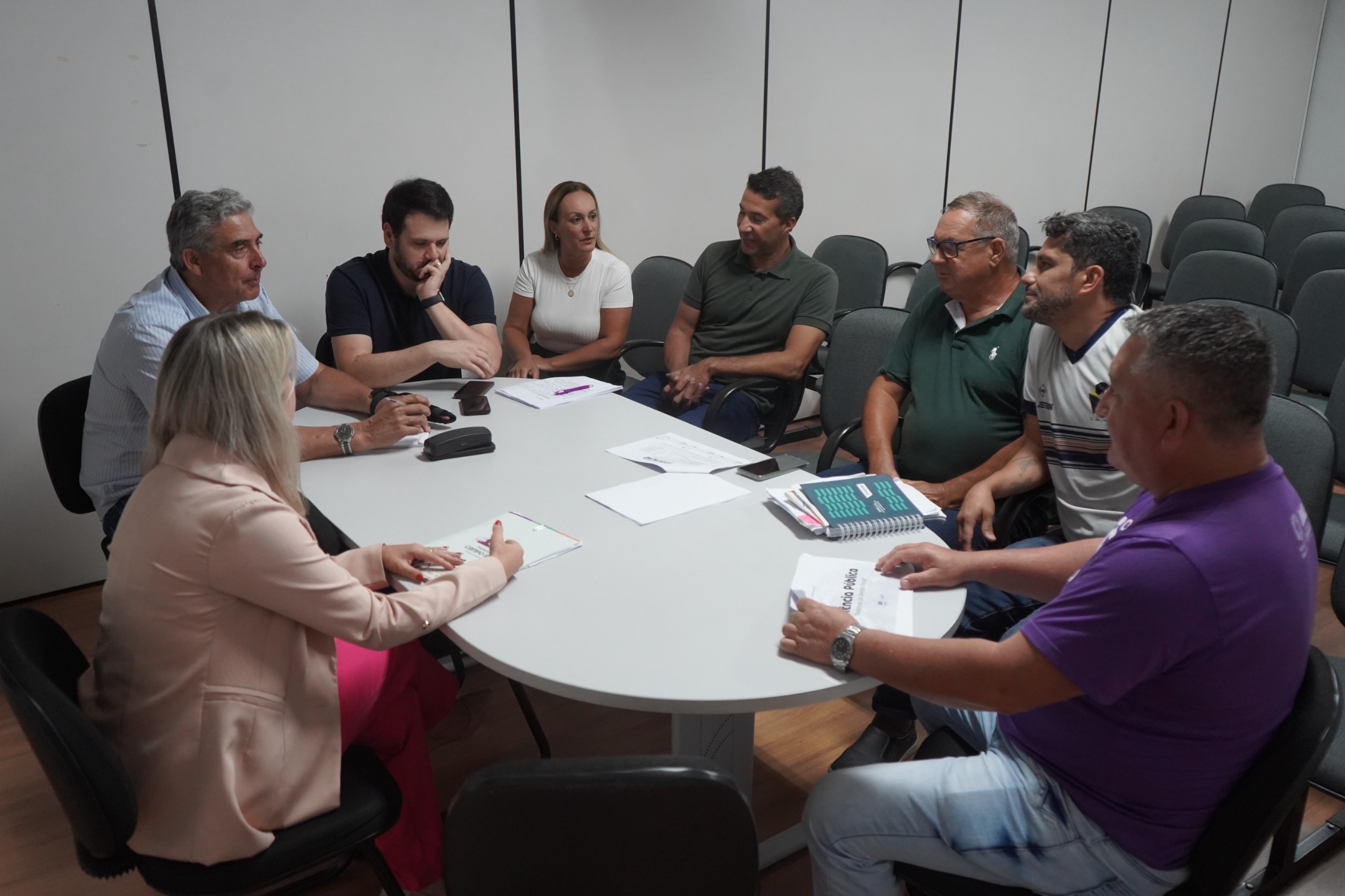 Prefeito participa de Audiência Pública e se reúne com vereadores para apresentar dados e tratar pautas de interesse do município