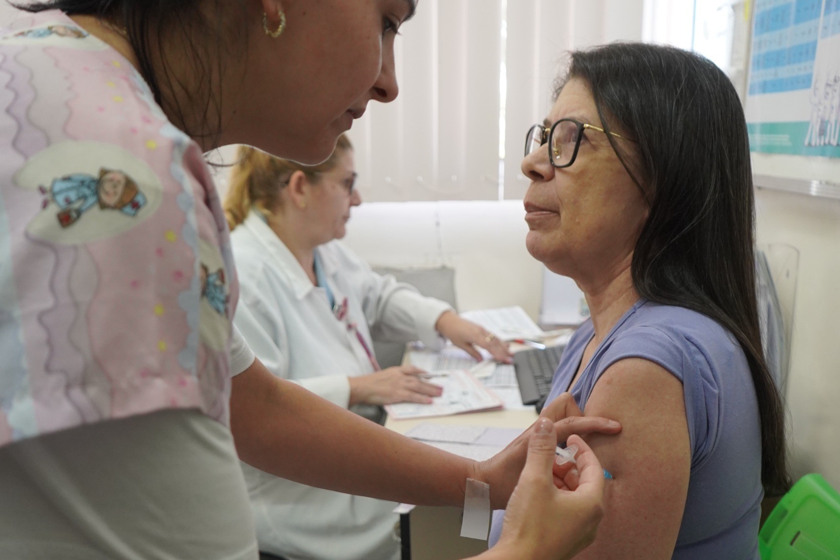 Suspeita de influenza faz crescer procura por atendimento médico e Prefeitura lembra que segue vacinação nas unidades de saúde