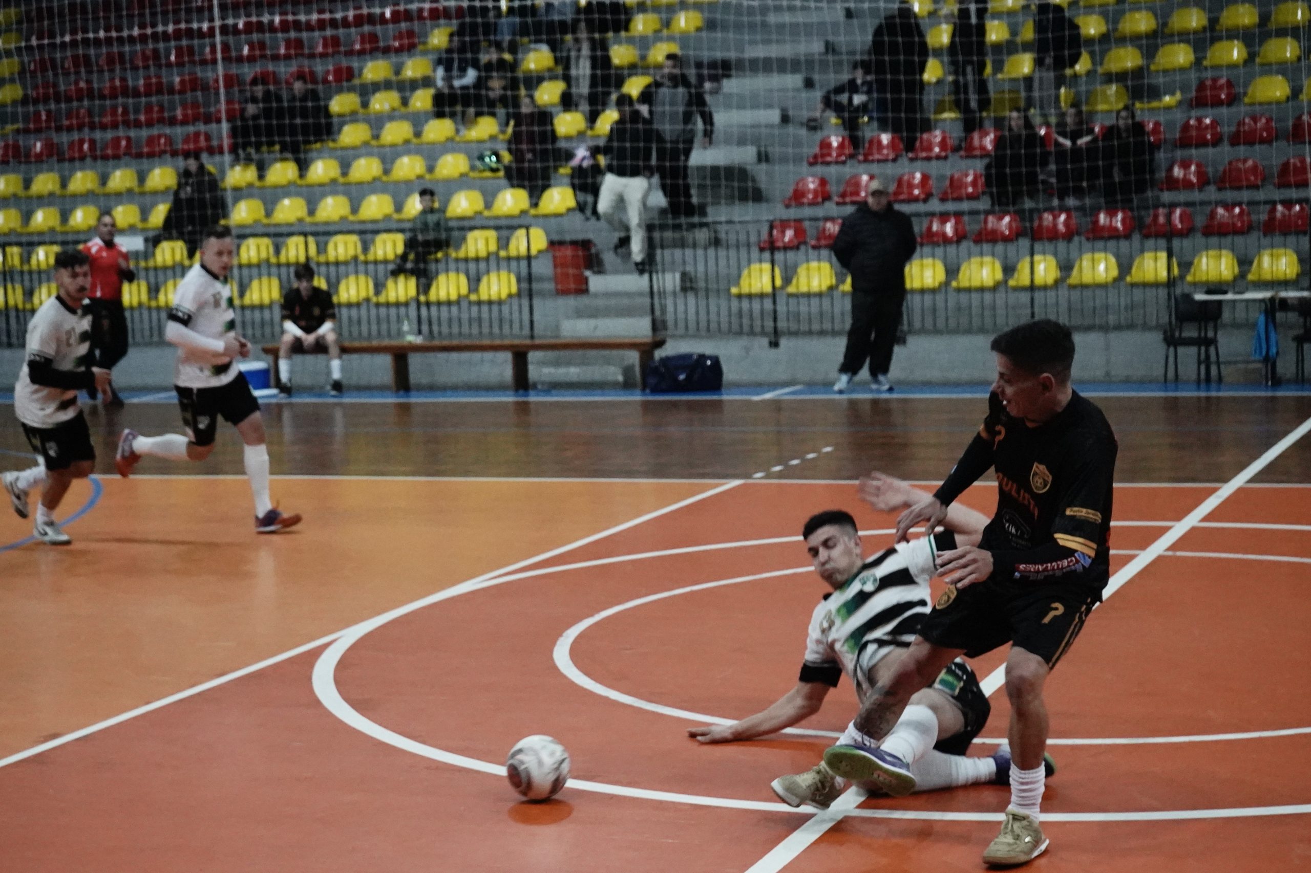 Futsal Série Prata definiu mais dois classificados às semifinais na sexta-feira