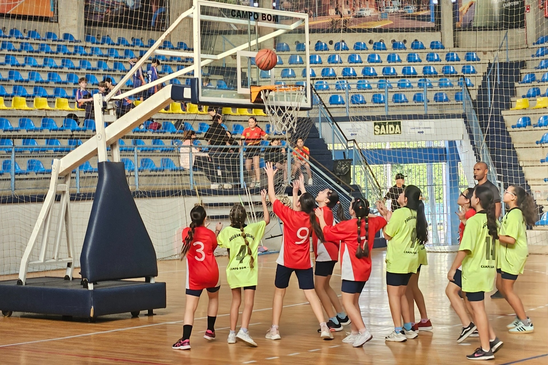 Basquetebol reúne 837 estudantes e marca retorno da modalidade à Olimpíada Estudantil