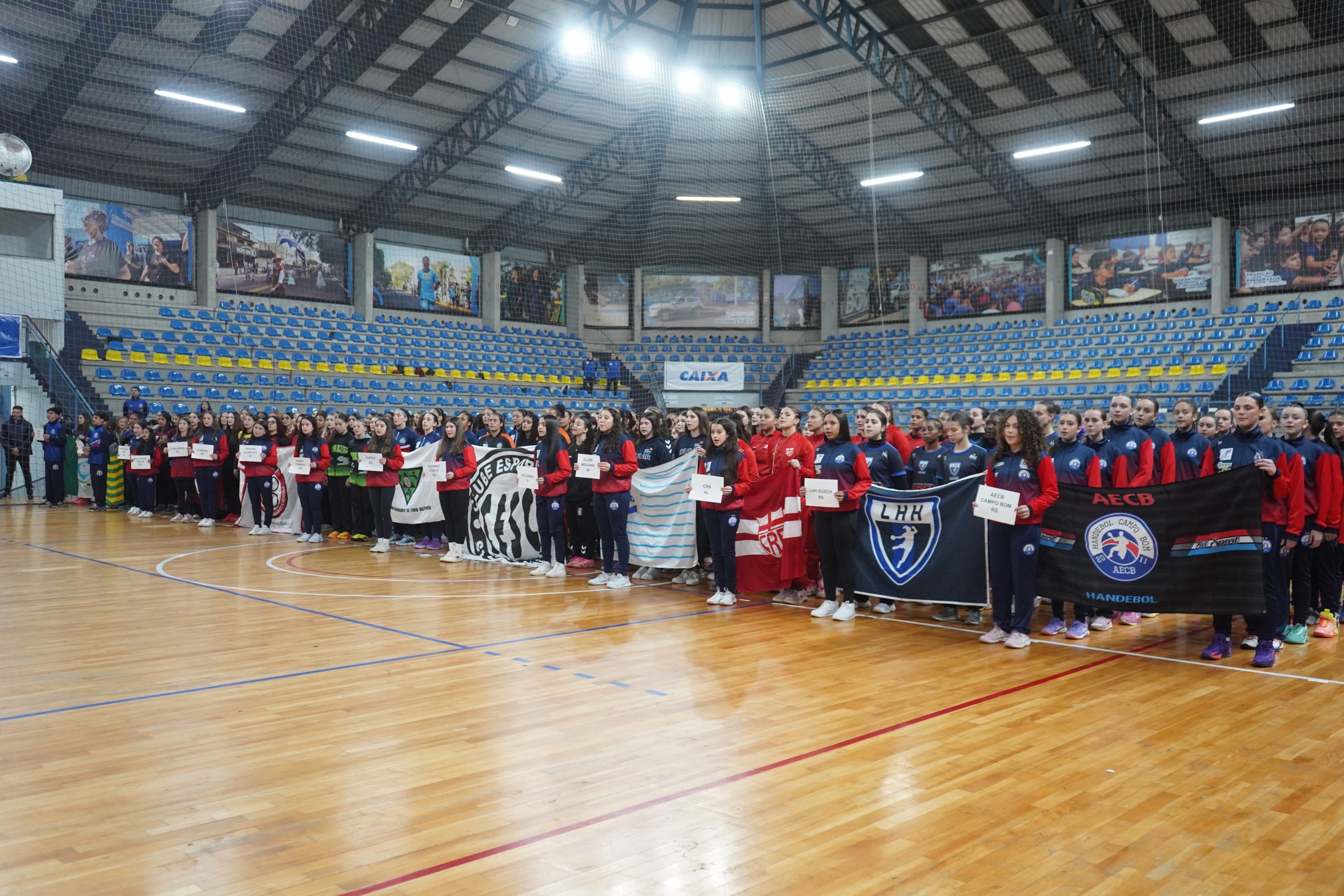 Brasileiro Cadete Feminino de Handebol em andamento no Ginásio do CEI