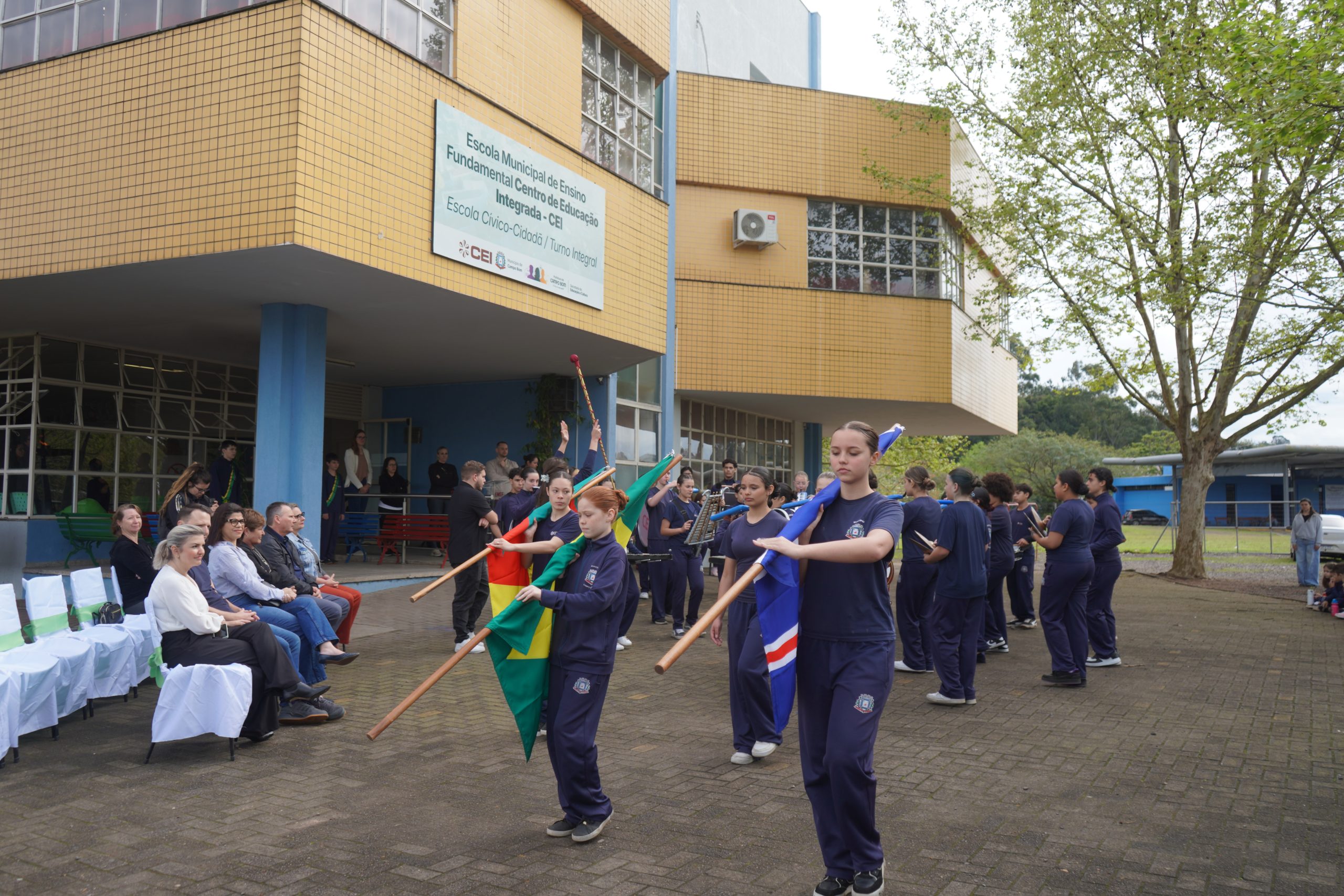 Solenidade na Escola CEI marca a abertura da Semana da Pátria em Campo Bom